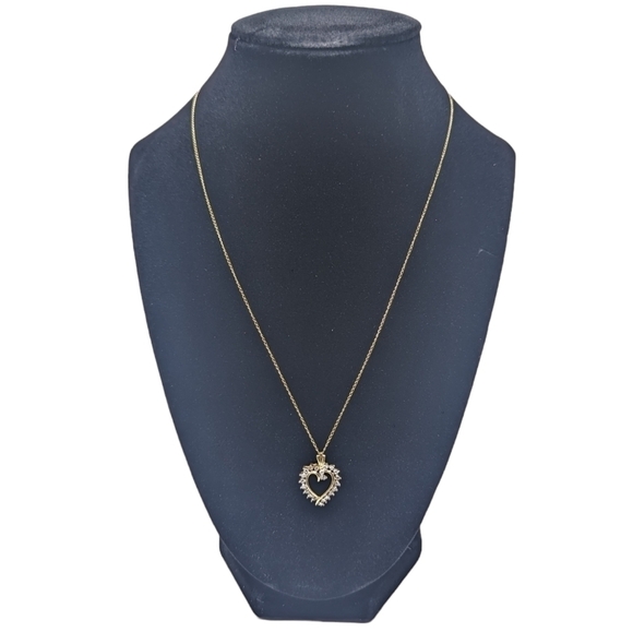 10kt Solid Yellow Gold Diamond Accent Heart Pendant with 10kt YG Chain 1.78g - Picture 11 of 15